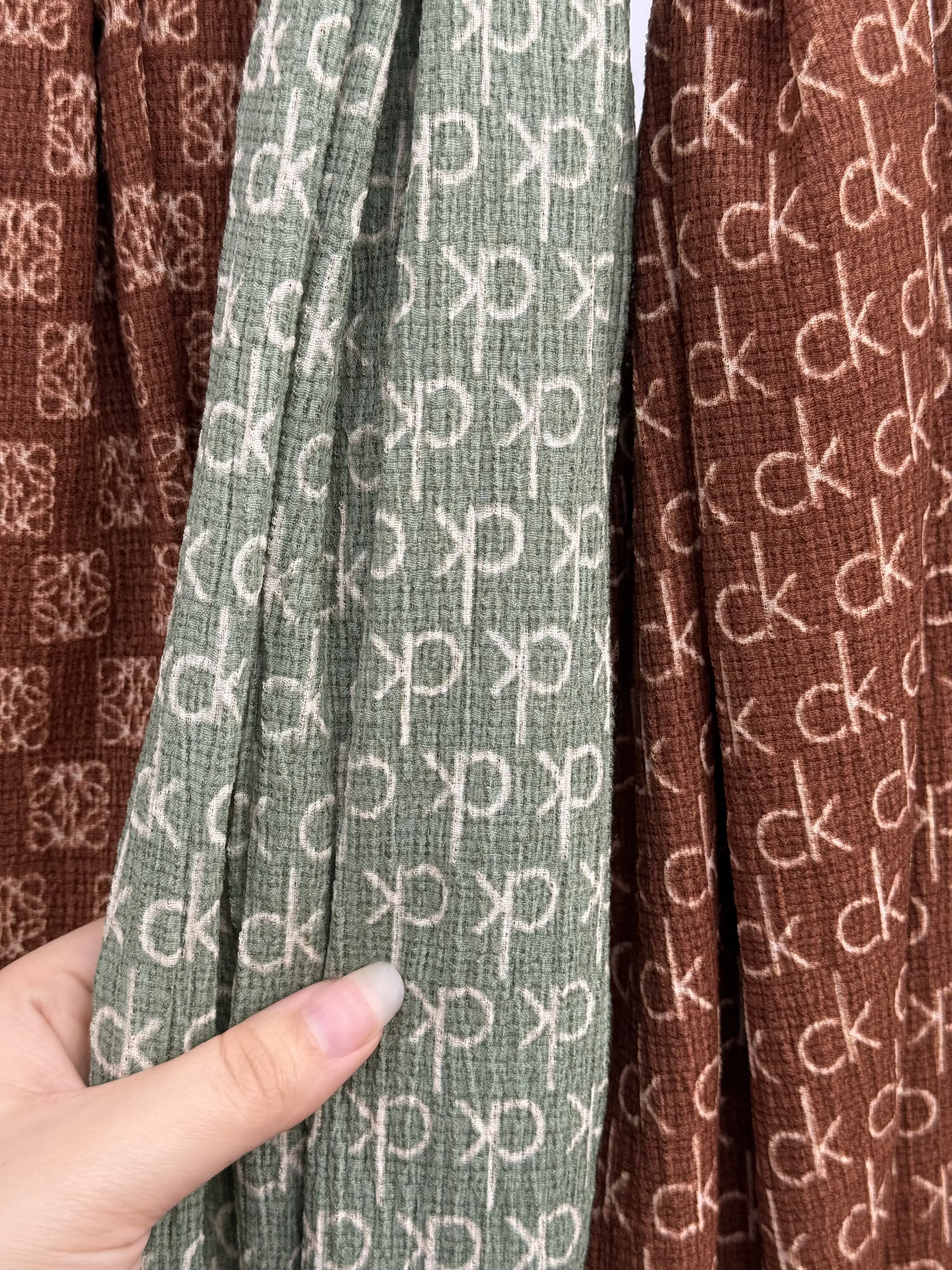 شال دخترانه پفکی چاپی